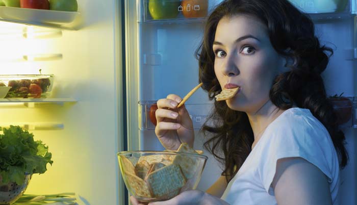 Ăn khuya tưởng ngon miệng, nhưng cơ thể nghĩ gì?